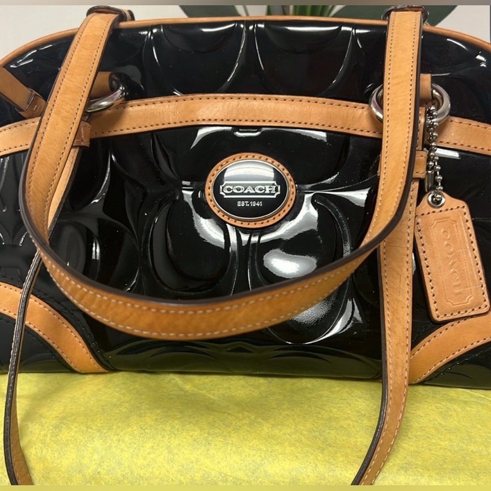 *SOLD*Coach Patent Leather Shoulder Bag - Picture 11 of 11